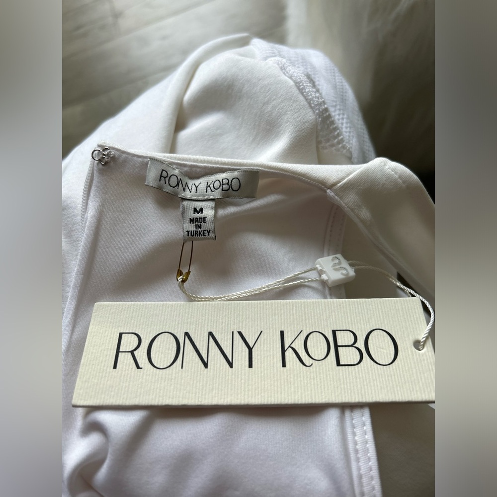 Ronny Kobo White Dress New with tags size small - Picture 4 of 9